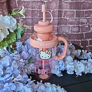 Hello Kitty Pink Plastic Ice Bottle Lg Capacity & Ice Flue
